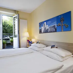 https://hotel-am-hofgarten.topcolognehotels.com